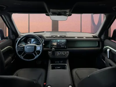 2023 لاند روفر ديفيندر 90