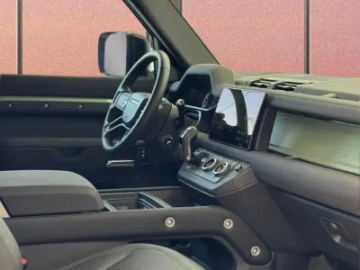 2023 لاند روفر ديفيندر 90