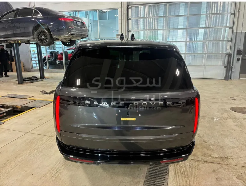 2024 لاند روفر رينج روفر فوج