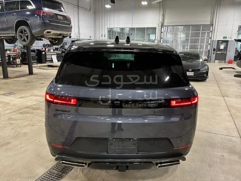 2026 Land Rover Range Rover Sport SV