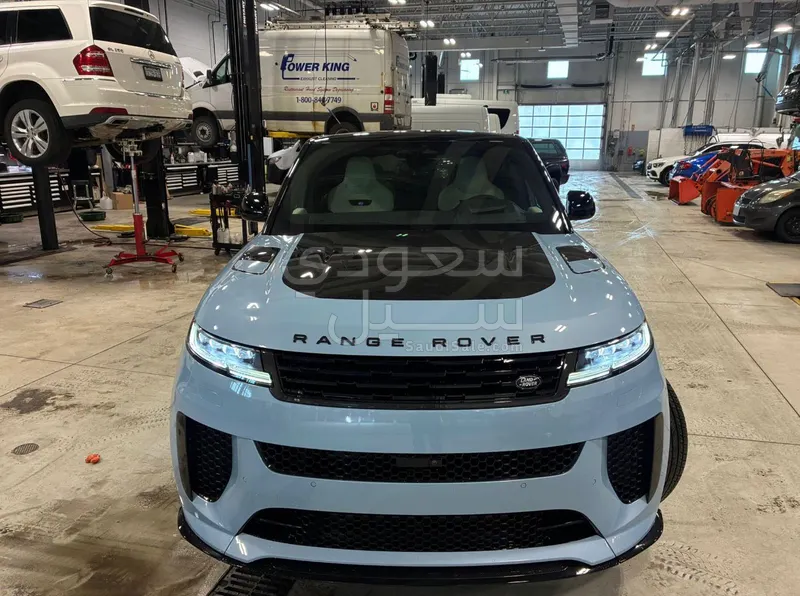 2025 Land Rover Range Rover Sport SV