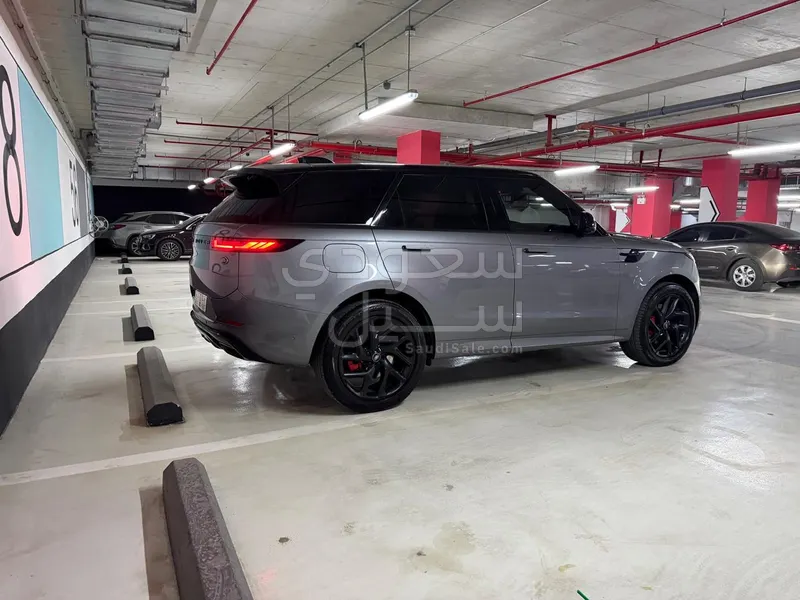 2023 Land Rover Range Rover Sport R-DYNAMIC SE