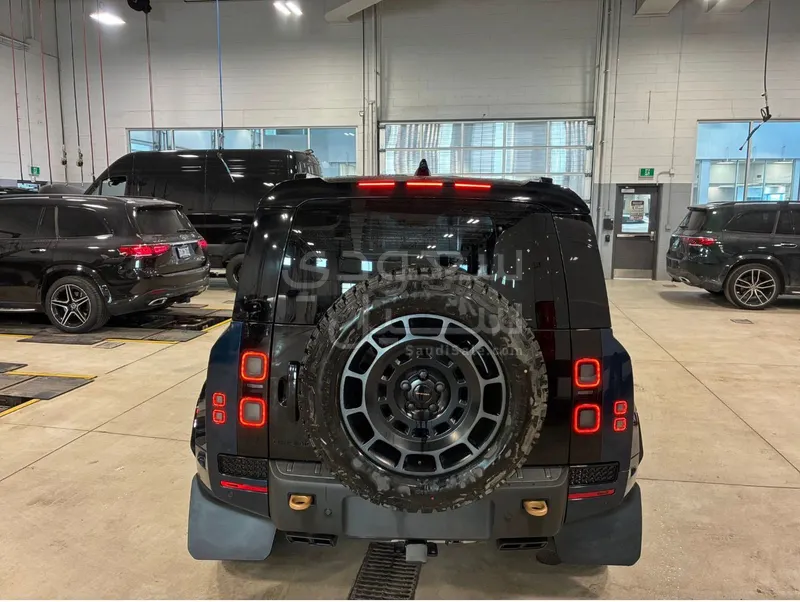 2026 Land Rover Defender Octa