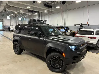 2025 لاند روفر ديفيندر اوكتا