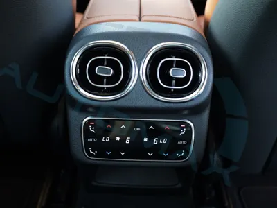 2026 مرسيدس - بنز جي إل سي 200