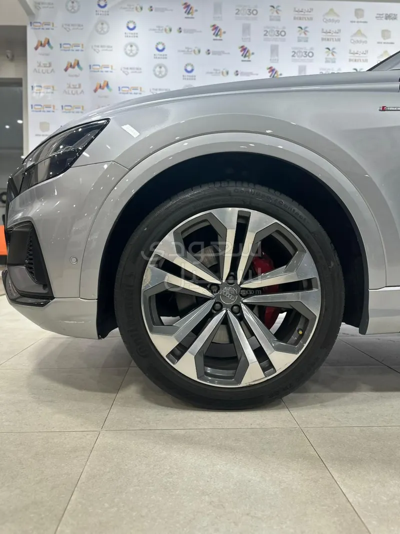 2019 اودي كيو 8 كواترو 55 تي اف اس اي