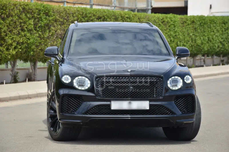 2021 بنتلي بنتايجا في 8