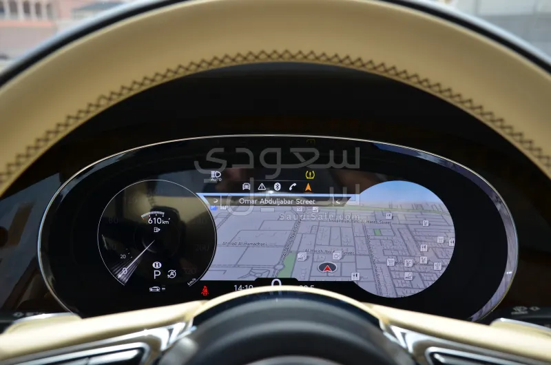 2021 بنتلي بنتايجا في 8