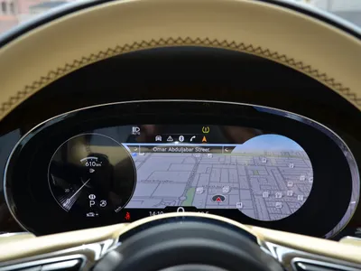 2021 بنتلي بنتايجا في 8