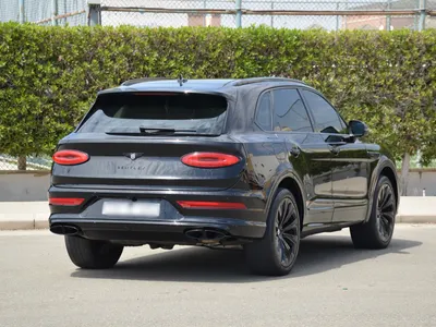 2021 بنتلي بنتايجا في 8