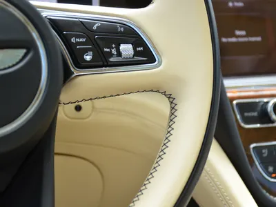 2021 بنتلي بنتايجا في 8