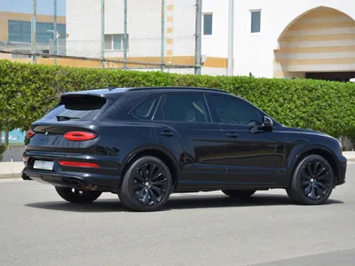 2021 بنتلي بنتايجا في 8