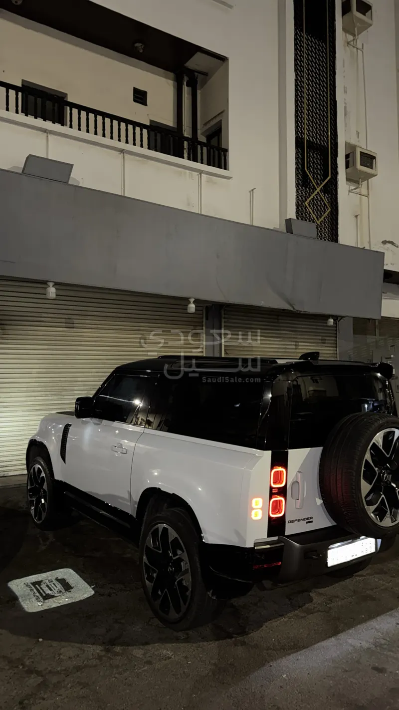 2022 Land Rover Defender 90