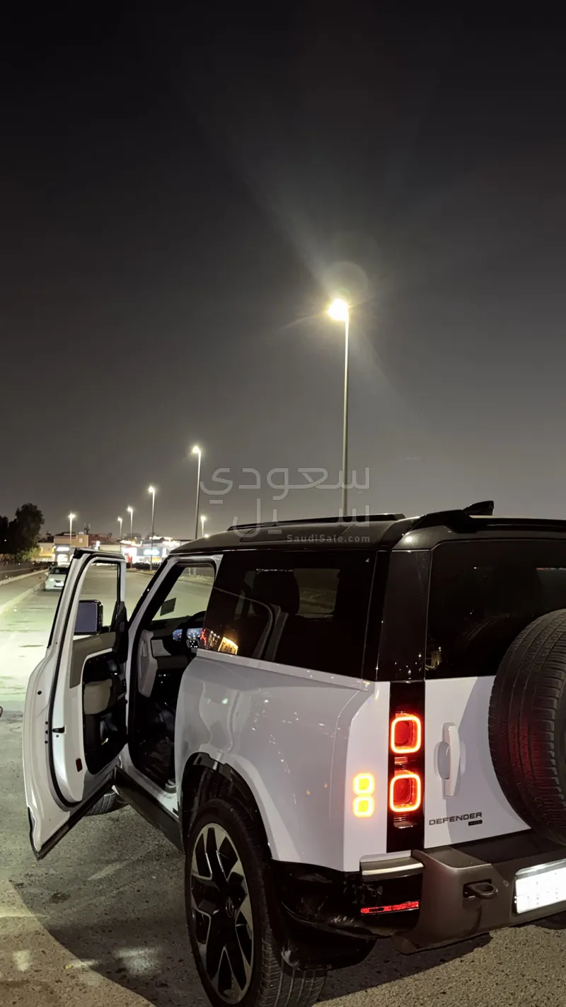 2022 Land Rover Defender 90