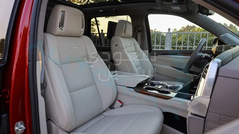 2025 Cadillac Escalade Platinum