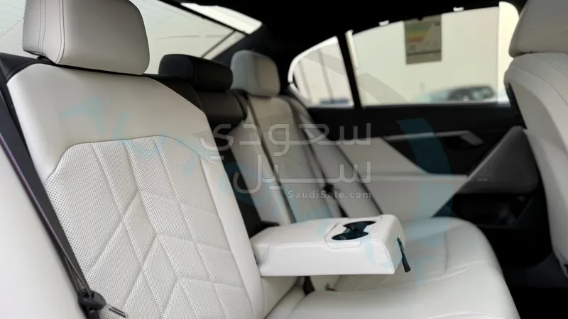 2026 BMW 5 Series 520i