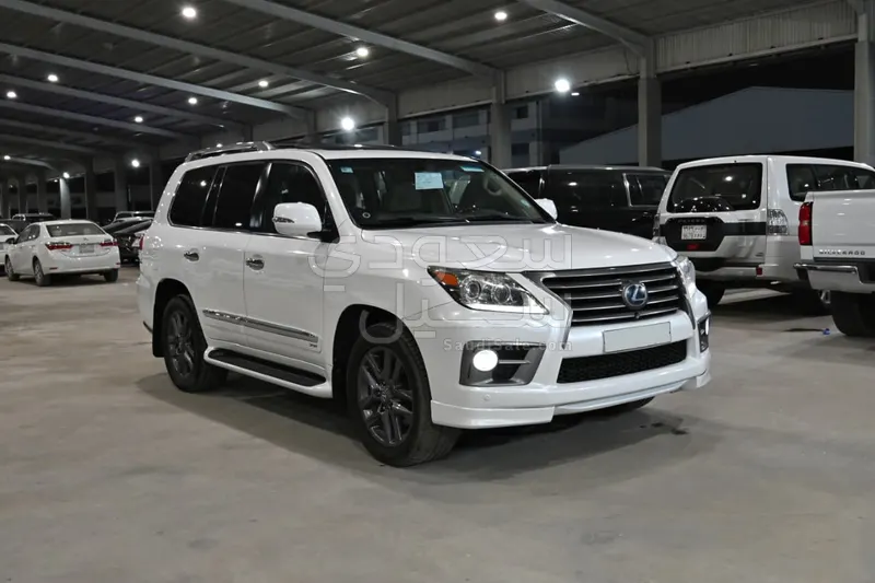 2015 لكزس إل إكس 570 اس