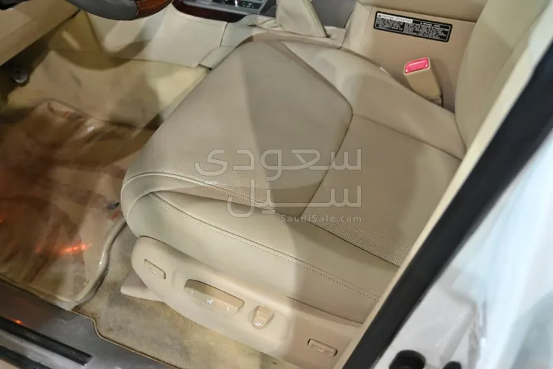 2015 لكزس إل إكس 570 اس