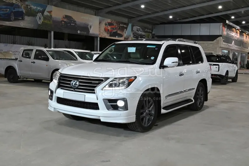 2015 لكزس إل إكس 570 اس