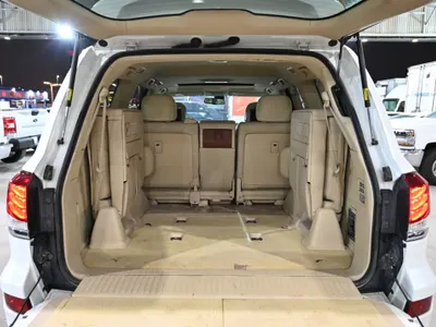 2015 لكزس إل إكس 570 اس