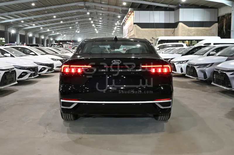 2026 Ford Taurus Trend