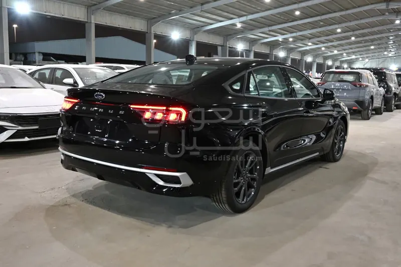 2026 Ford Taurus Trend