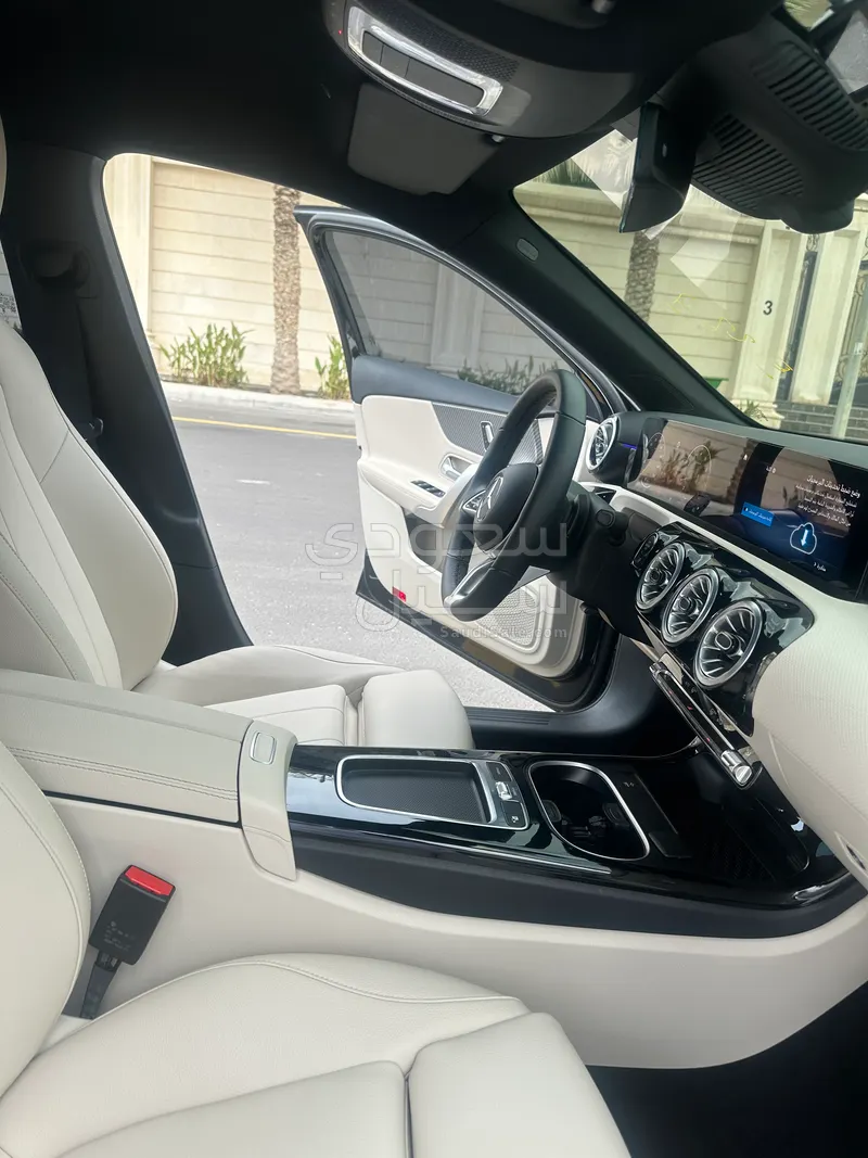 2024 مرسيدس - بنز أي 220