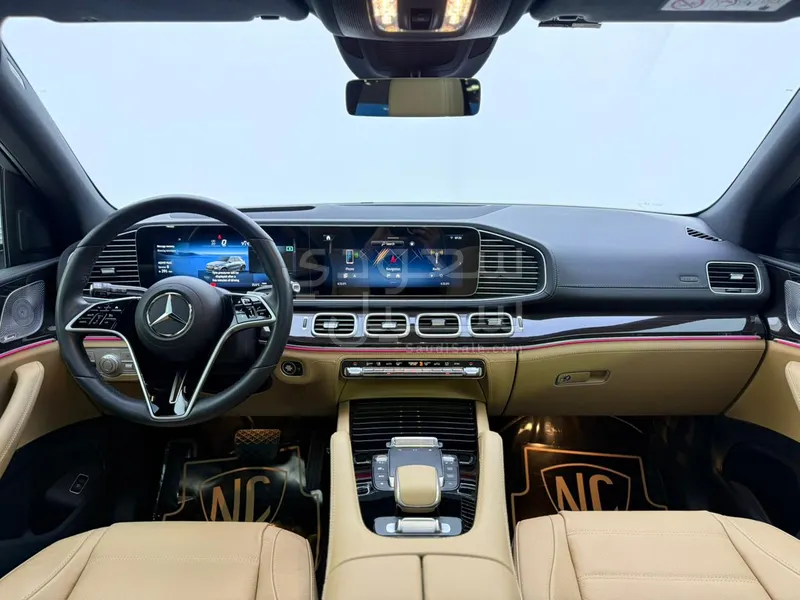 2025 مرسيدس - بنز جي إل إي 450