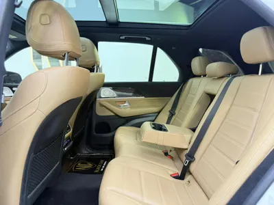 2025 مرسيدس - بنز جي إل إي 450