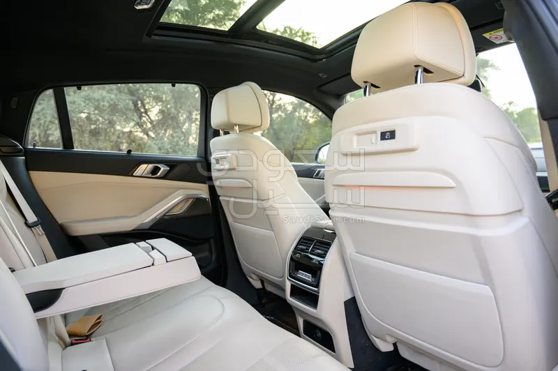 2022 بي ام دبليو الفئة اكس 6 40أي