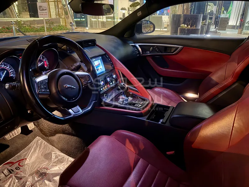 2018 جاكوار اف-تايب بي 300