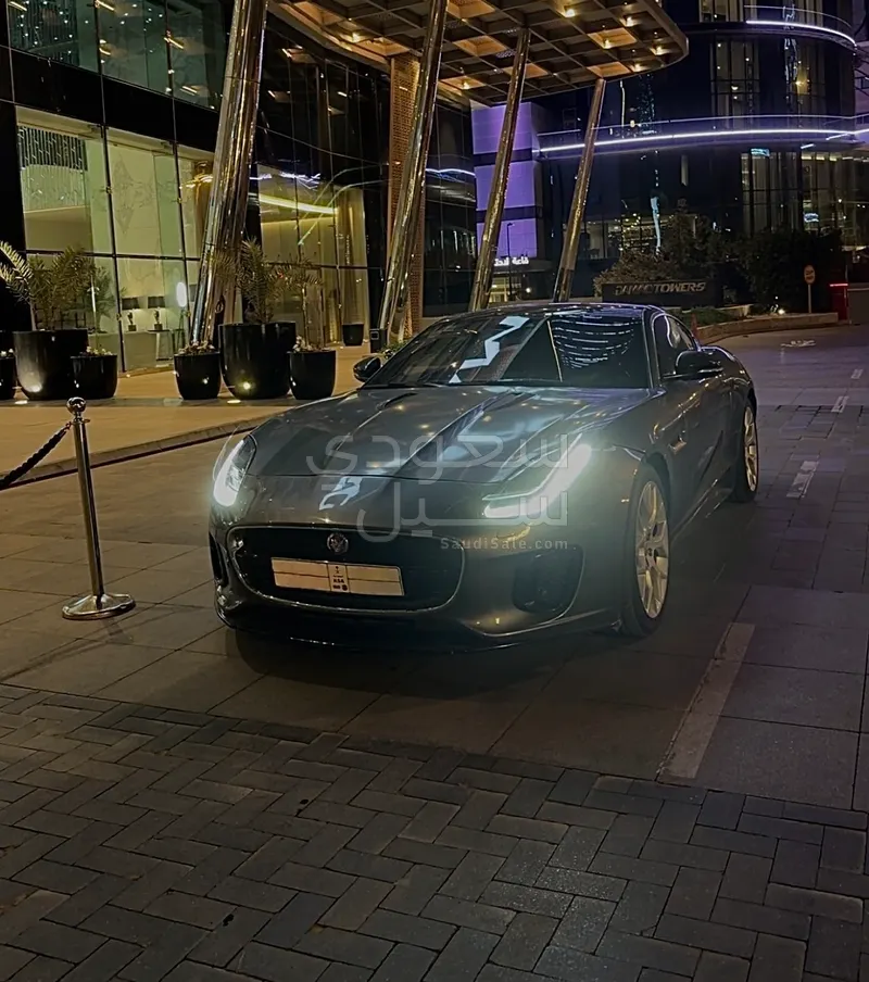 2018 جاكوار اف-تايب بي 300