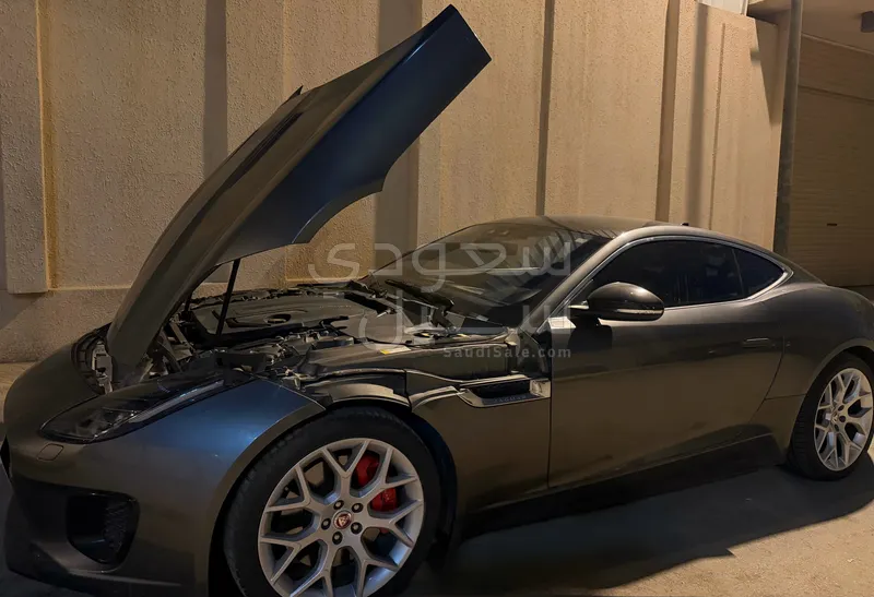 2018 جاكوار اف-تايب بي 300