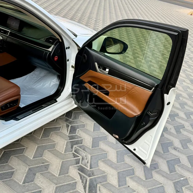 2013 لكزس جي إس 250