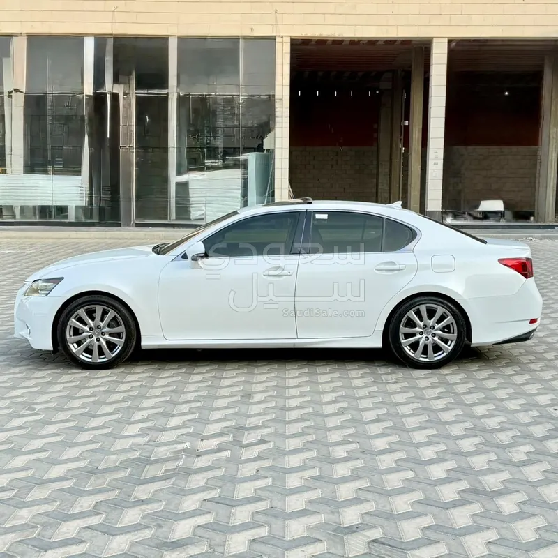 2013 لكزس جي إس 250