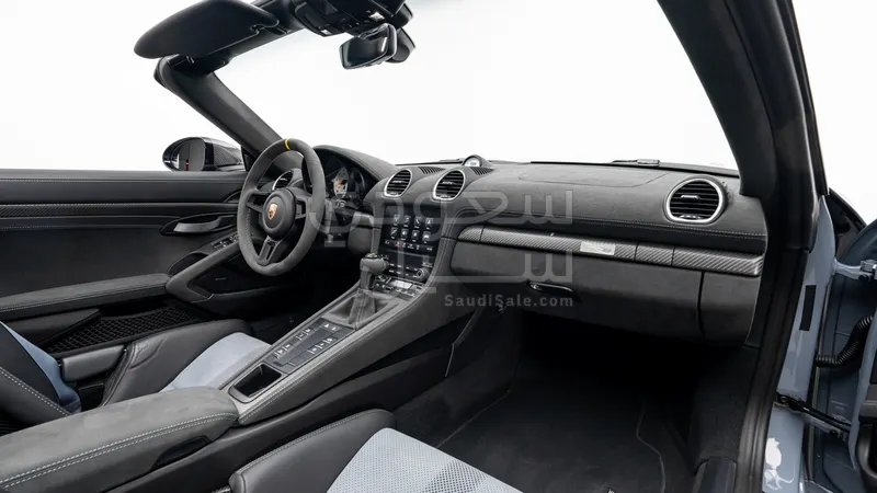 2023 Porsche 718 Spyder