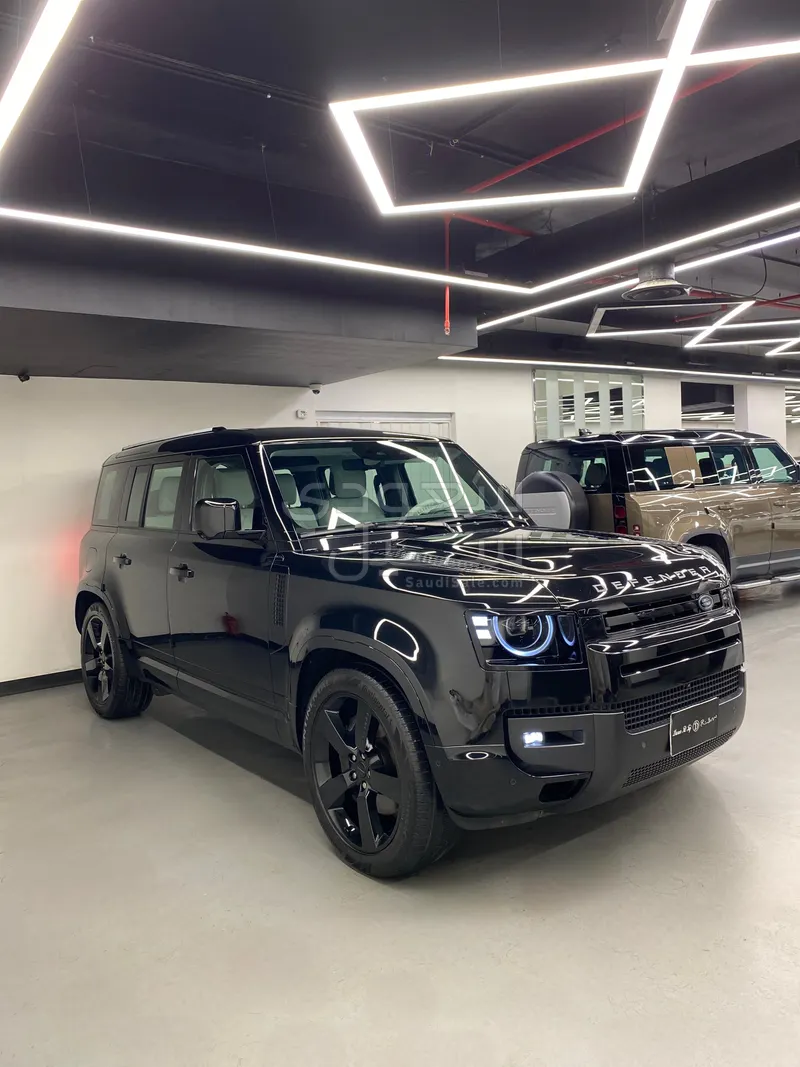 2026 لاند روفر ديفيندر اتش اس اي