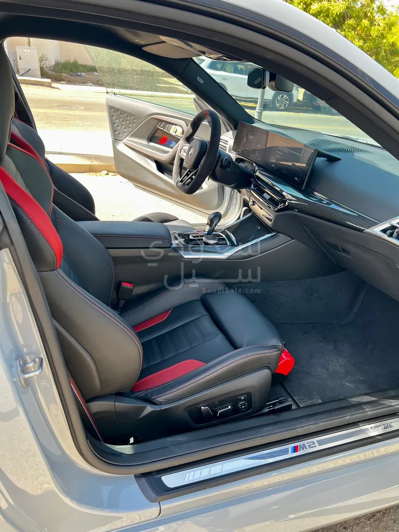 2025 بي ام دبليو الفئة ام إم 2