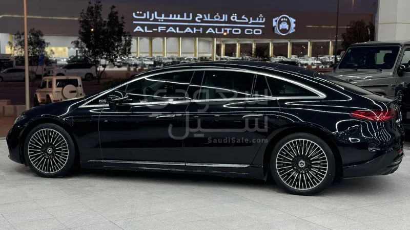 2022 مرسيدس - بنز إي كيو إس 580