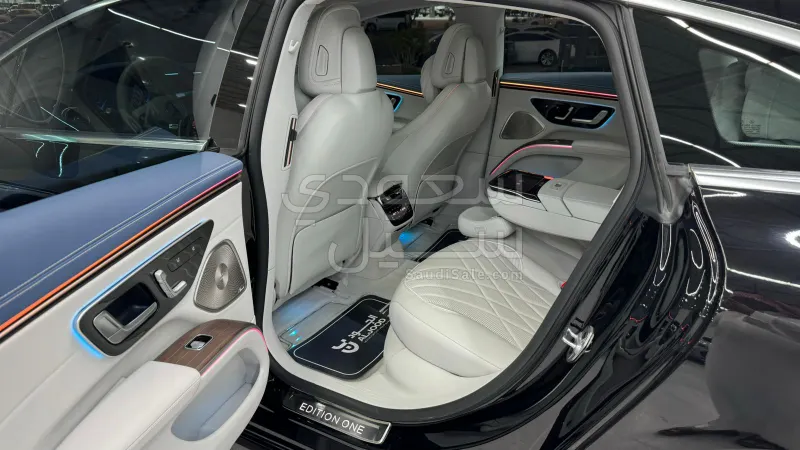 2022 مرسيدس - بنز إي كيو إس 580