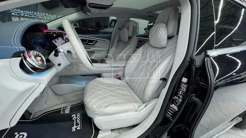 2022 مرسيدس - بنز إي كيو إس 580