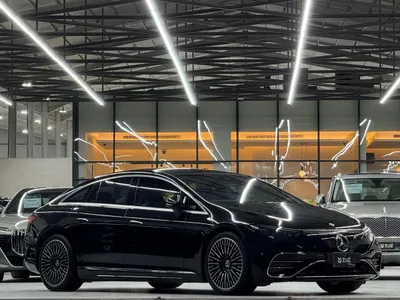 2022 مرسيدس - بنز إي كيو إس 580