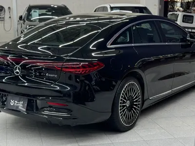 2022 مرسيدس - بنز إي كيو إس 580