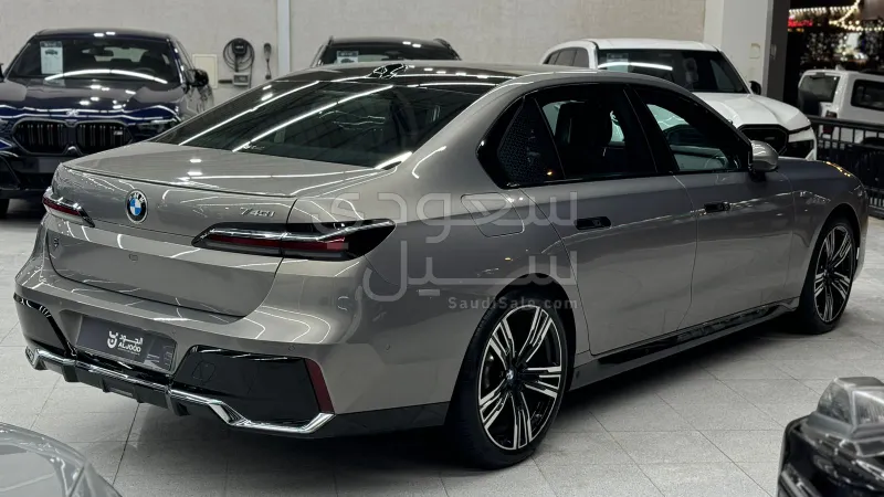 2023 بي ام دبليو الفئة السابعة 740 إل أي