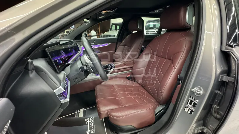 2023 بي ام دبليو الفئة السابعة 740 إل أي