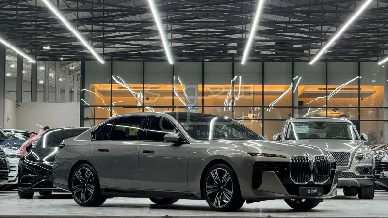 2023 بي ام دبليو الفئة السابعة 740 إل أي