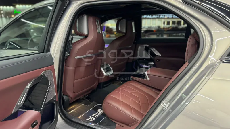 2023 بي ام دبليو الفئة السابعة 740 إل أي