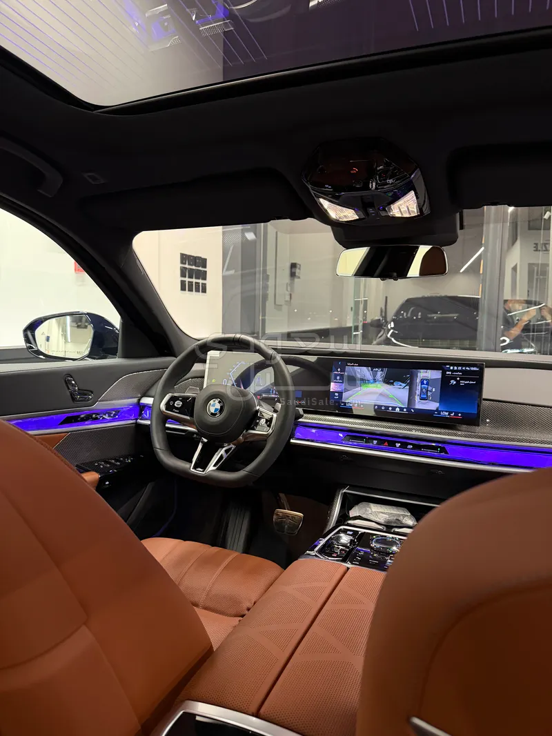 2026 بي ام دبليو الفئة السابعة 735 إل أي