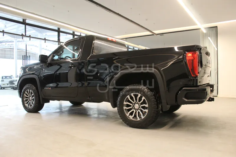 2022 جي ام سي سييرا اي تي 4