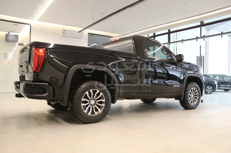 2022 جي ام سي سييرا اي تي 4